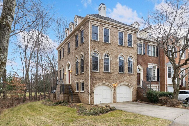 Building Photo - 3 Bedroom 3.5 Bathroom Townhouse// Vienna/...