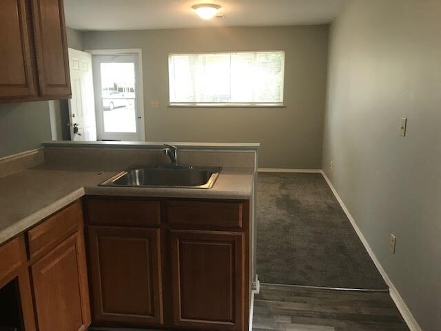 Building Photo - 1020 E Clark St