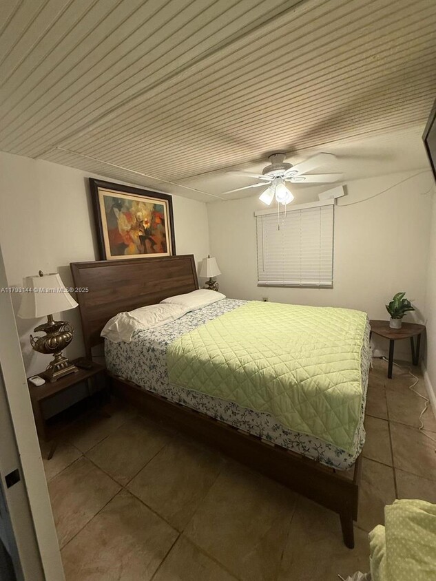 Foto principal - 18670 Belview Dr