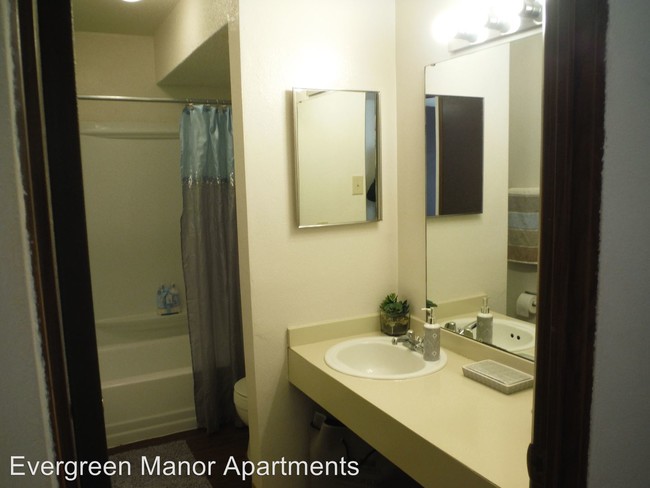 Foto del edificio - 3400 Evergreen Ln
