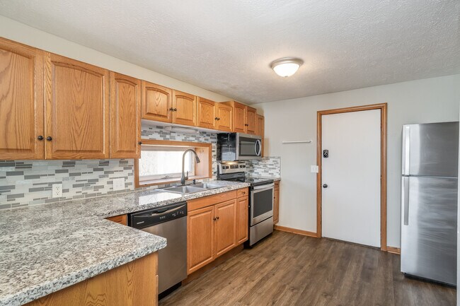 Photo of Similar Unit - 1300 S Pennsylvania Ave