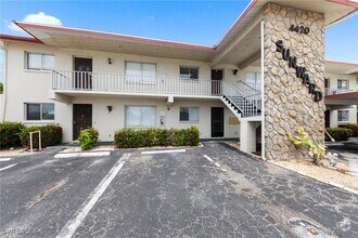 Building Photo - 4420 Santa Barbara Blvd