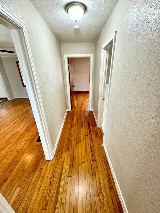 Foto del edificio - 1618 Davis Blvd