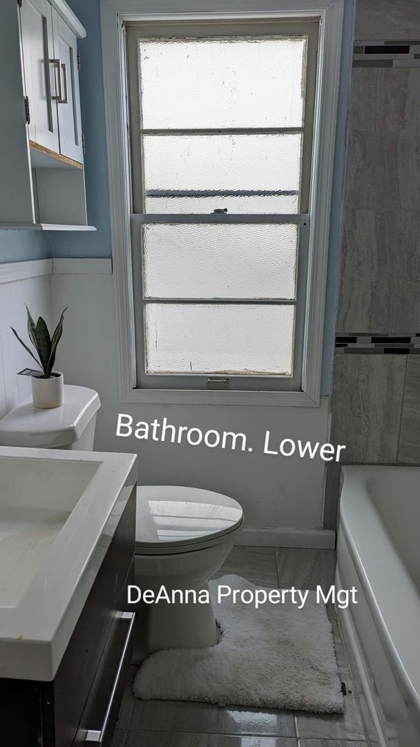 Foto del edificio - Euclid Single home -3 bedrooms 2 bathrooms