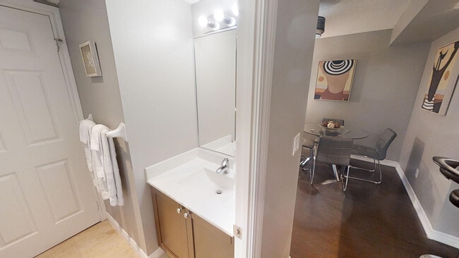 Photo du bâtiment - 763 Bay St.