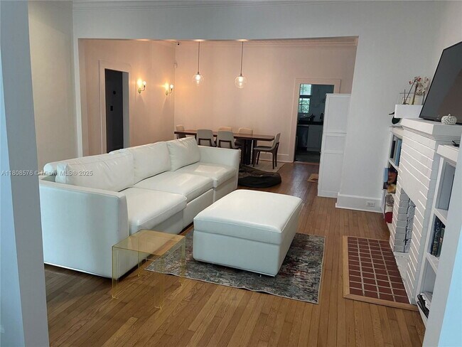 Foto del edificio - 27 NE 49th St