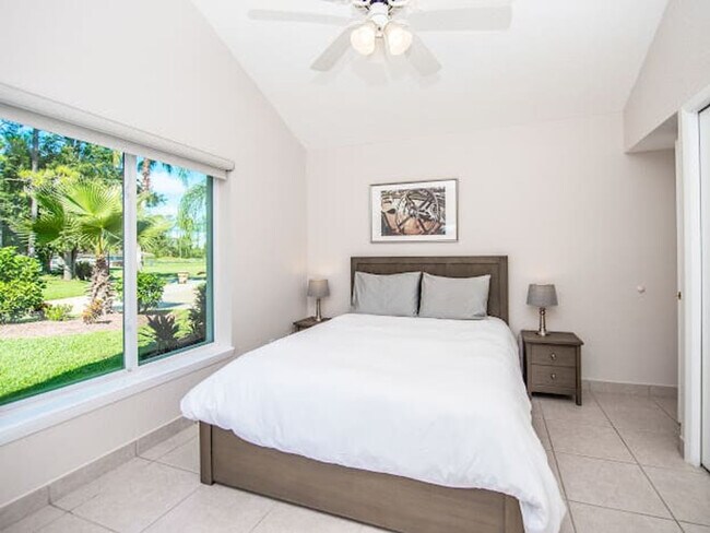 Building Photo - 7840 Golf Paradise Way