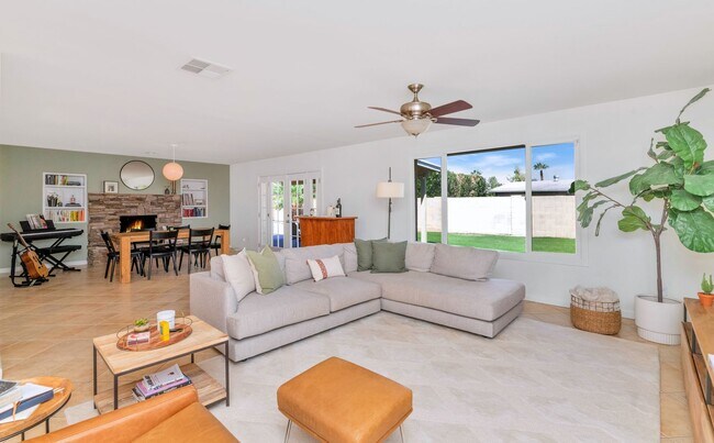 Foto del edificio - 8626 E Sells Dr