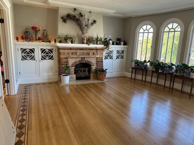 Building Photo - Charming Remodeled Home in Prime Excelsior...