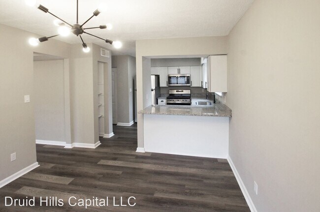 Building Photo - 2027 Oak Park Ln