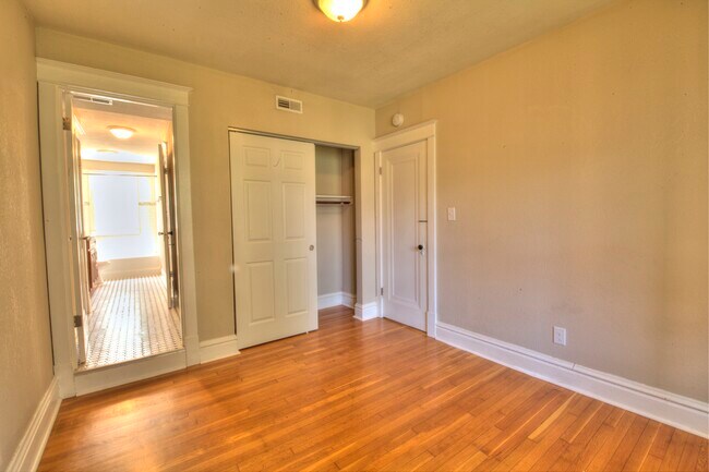 Building Photo - 2051 Maury Ave