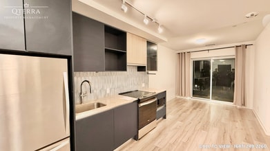 Building Photo - 405 Dundas St W