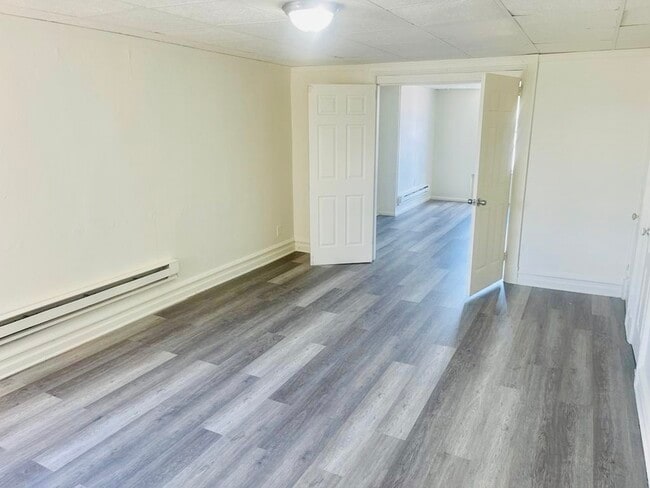 Building Photo - 1308 W Chew St