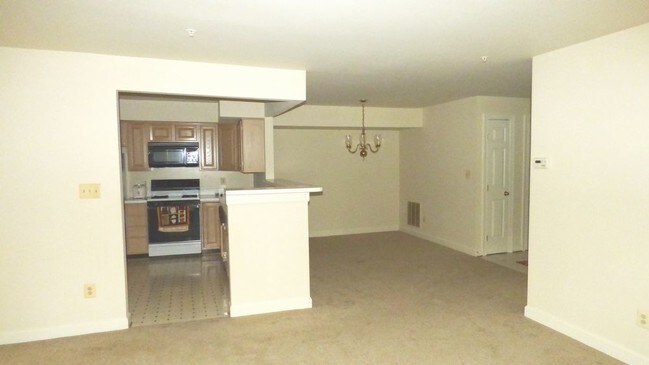 Building Photo - 12213 Fairfield House Dr
