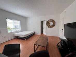 Building Photo - 7920 Harding Ave