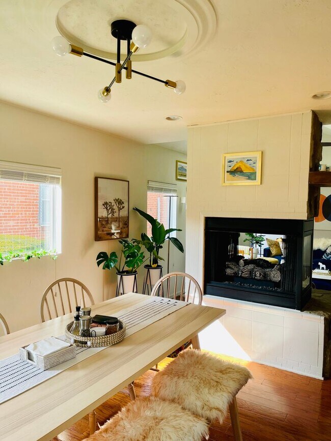 Building Photo - Stunning 4Bed 2bath House in Point Breeze!...