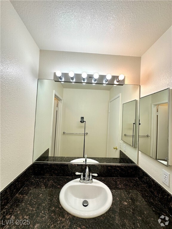 Building Photo - 5277 S Westwind Rd