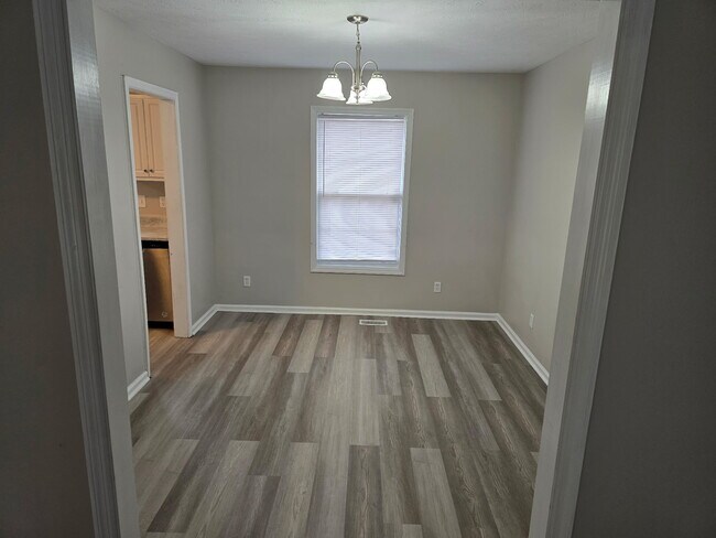 Foto del edificio - 630 Connaly Dr