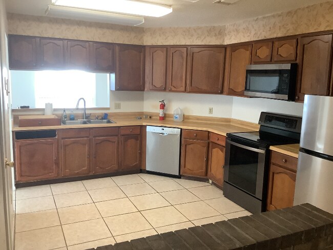 Foto del edificio - 109 Lake Forest Blvd