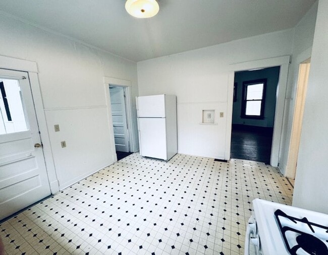 Building Photo - 84