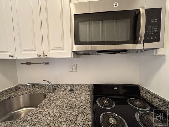 Building Photo - WEST 72 STREET