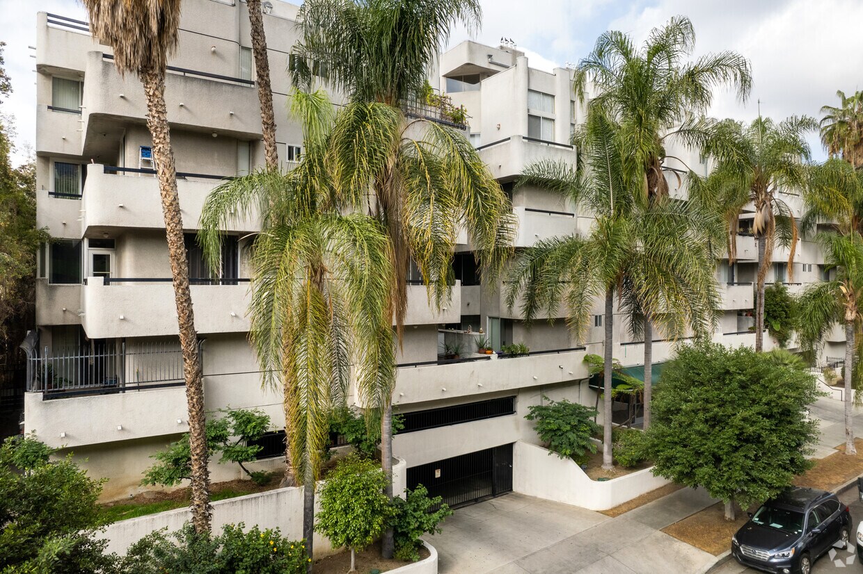 Foto principal - 525 S Berendo St