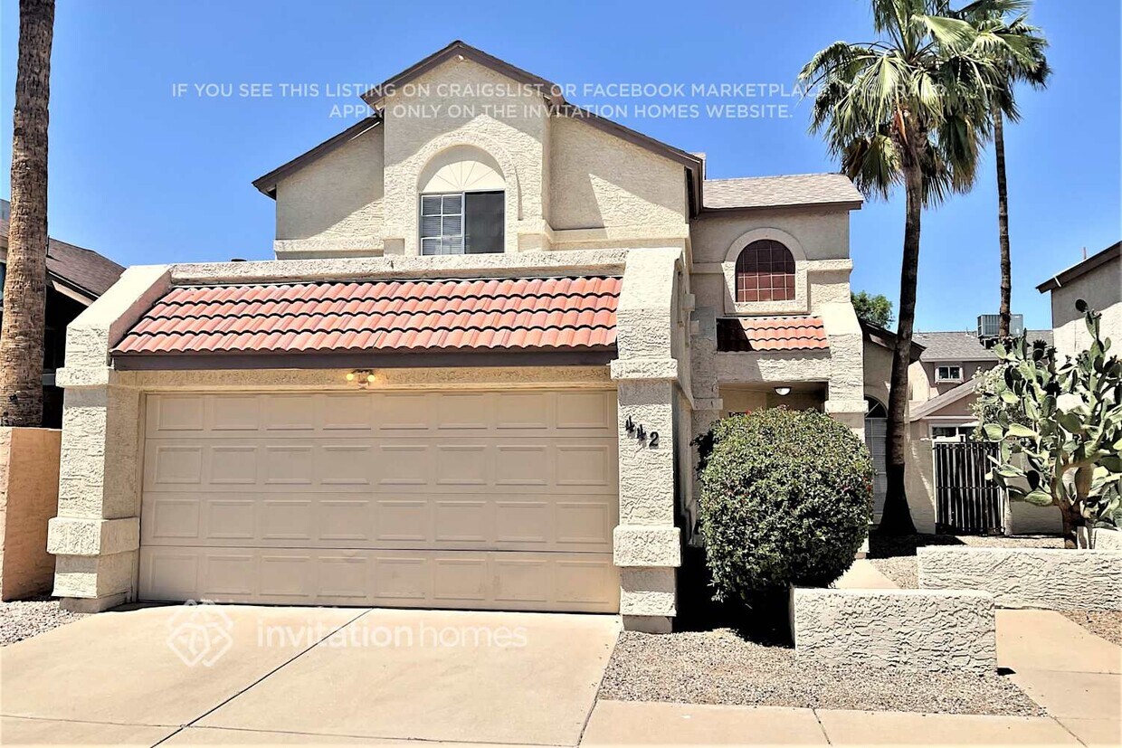 Primary Photo - 442 E Kerry Ln