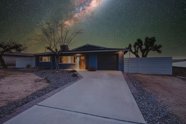 Building Photo - 61470 Granada Dr