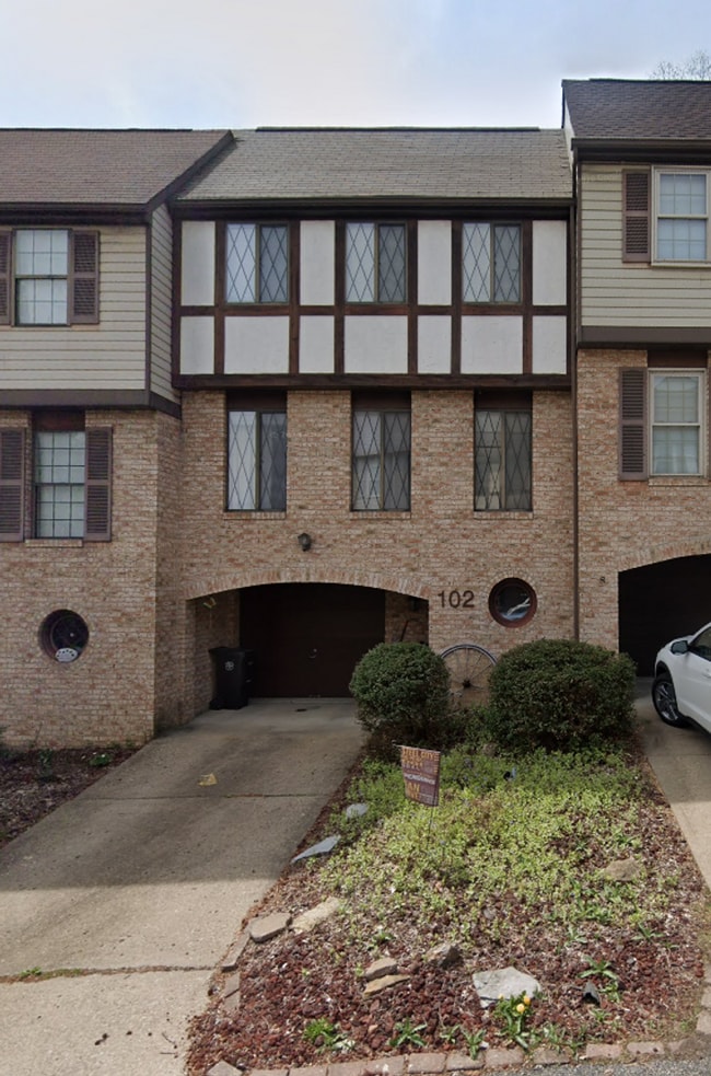 Building Photo - 102 Sonnybrook Ct