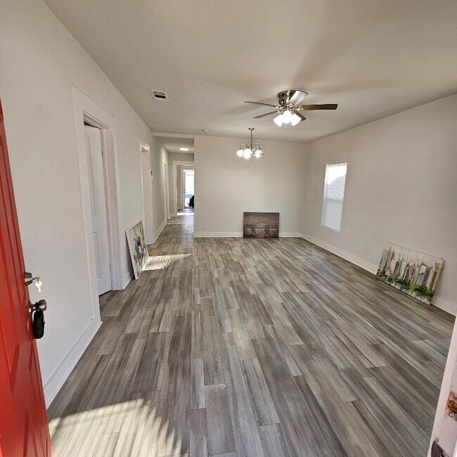 Foto del edificio - 1509 W Collin St