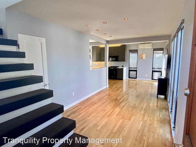 Building Photo - 1 br, 1.5 bath House - 2629 Island Ave