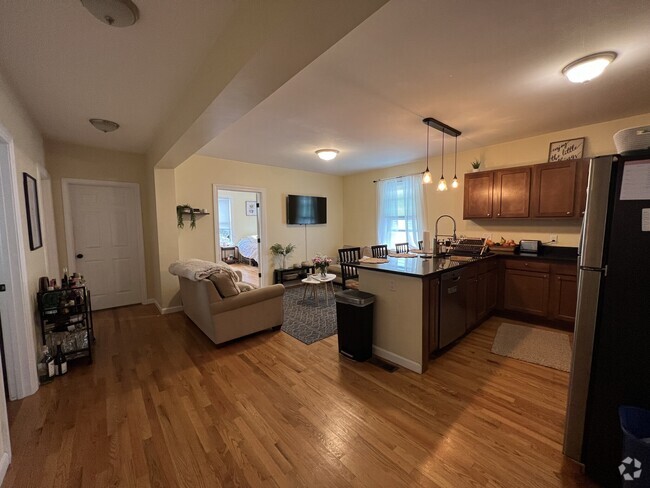 Building Photo - 40 Gorham St