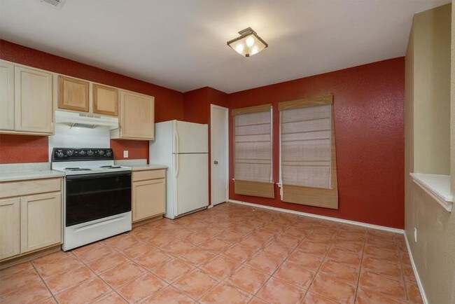 Building Photo - 10704 Marshitahs Way