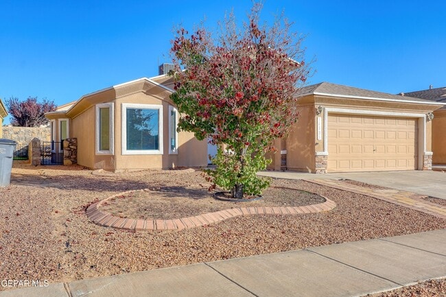 Foto del edificio - 14325 Woods Point Ave