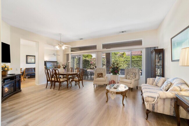 Foto del edificio - 37468 Westridge Ave