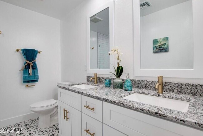 Foto del edificio - 5710 S 12th Ln