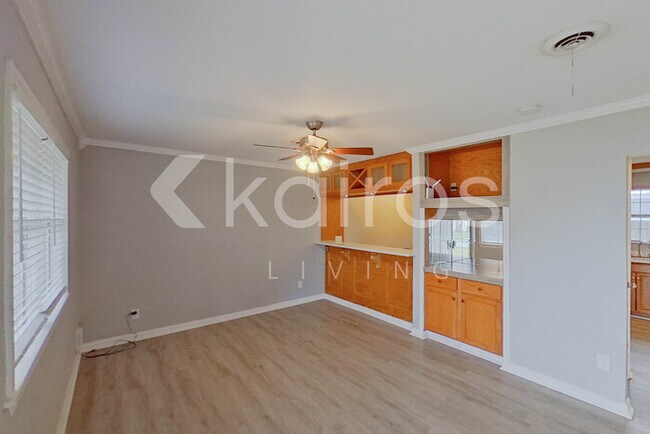 Foto del edificio - 1124 W Terry Rd