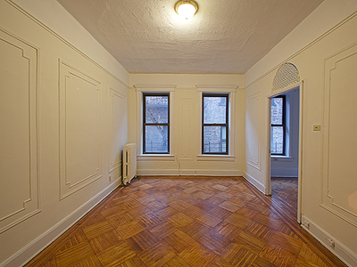Primary Photo - 146 Fenimore St