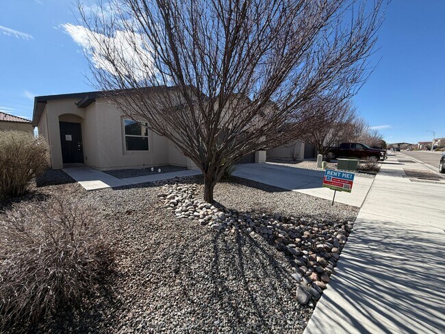 Foto del edificio - 3 Bedroom Single Story Home Near Unser Blvd NW & Paradise Blvd NW!
