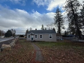 Building Photo - 1013 4th St
