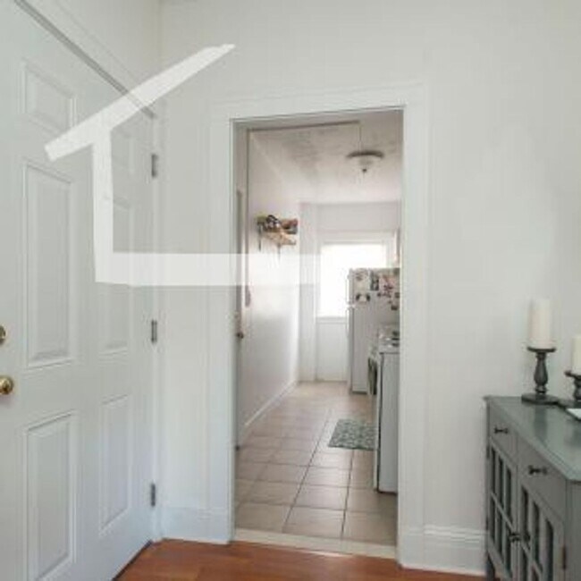 Building Photo - Nice 1 bed in Newton