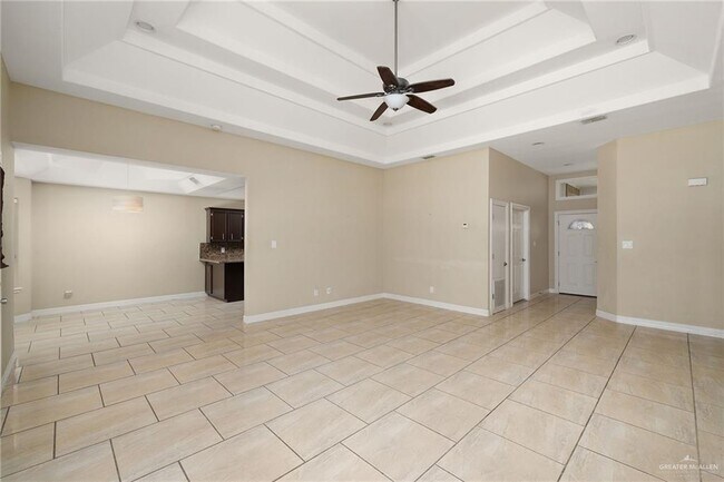 Building Photo - 13 E Xenops Ave
