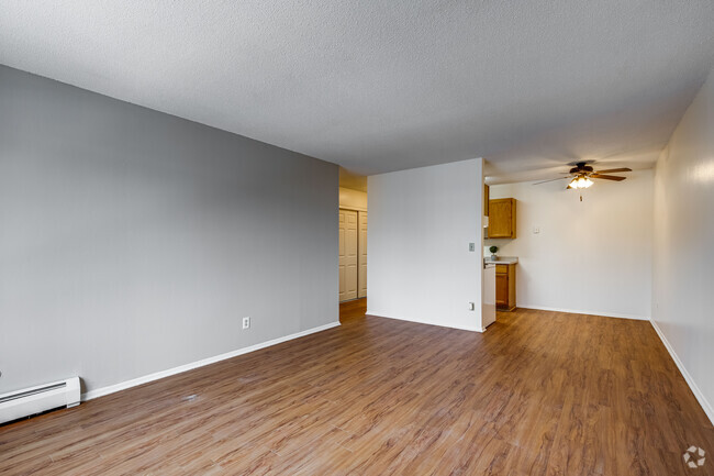 1BR, 1BA - 625SF - Century Oaks Apartments