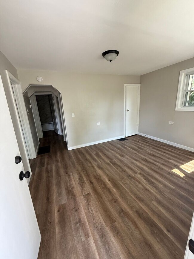Building Photo - 4 Bed, 2 Bath Home for Rent!
