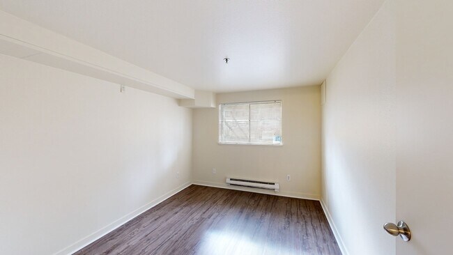 Interior Photo - Crown Pointe