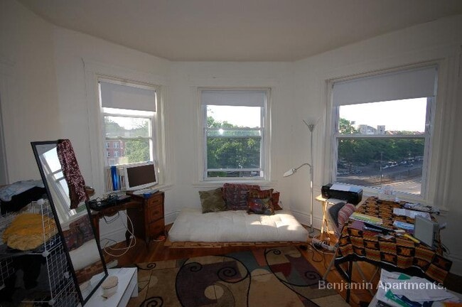 Foto del edificio - 1371 Commonwealth Ave