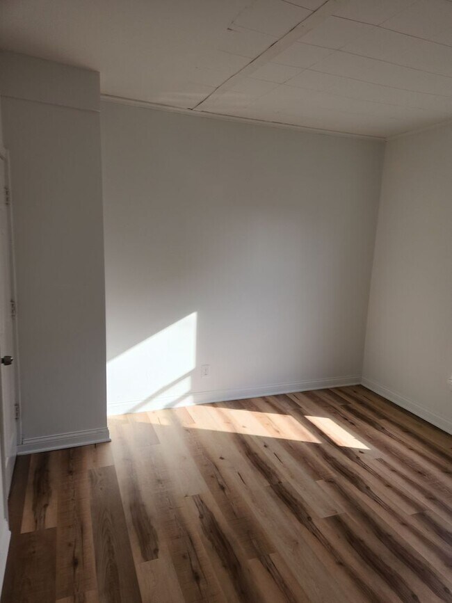 Foto del edificio - 264 N Jackson St