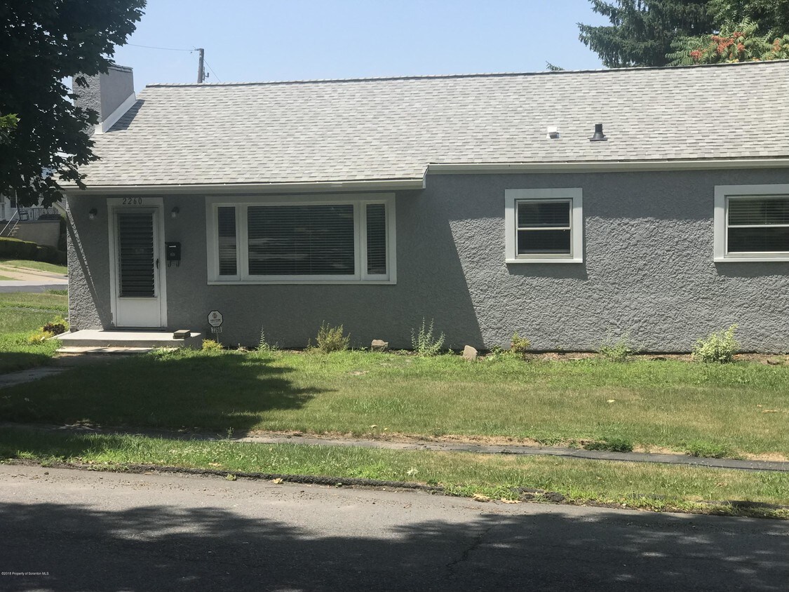 Primary Photo - 2260 S Webster Ave