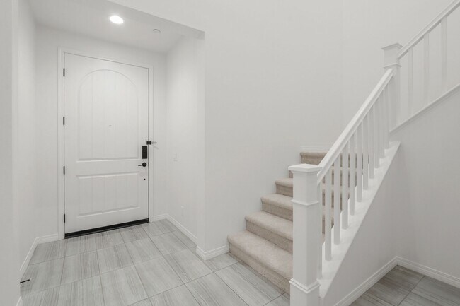 Foto del edificio - Desirable Eastwood Village Home