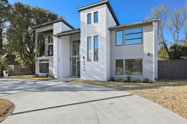 Building Photo - 6411 Royal Ln
